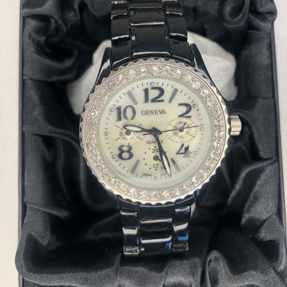 Geneva Diamond Women's Watch Black & White Stainless steel vintage